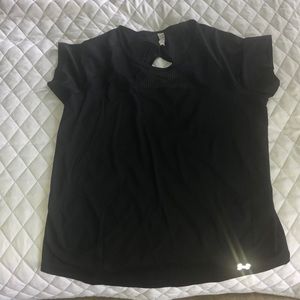 Under Armour heat gear size large tee